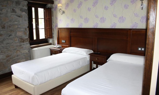 Campomanes Hotel | Hotel Rural El Reundu