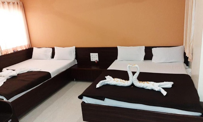 Shirdi Hotel | HOTEL SAIMEERA PALACE