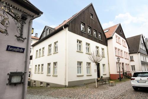 Luedenscheid Casa | Hotel Stadt Lüdenscheid, Domizil Herzogstraße