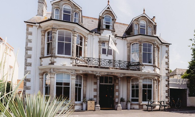 Truro Hotel | Hotel VARA