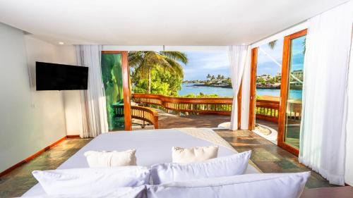 Bahía de la Academia Hotel | Hotel Villa Escalesia Galapagos