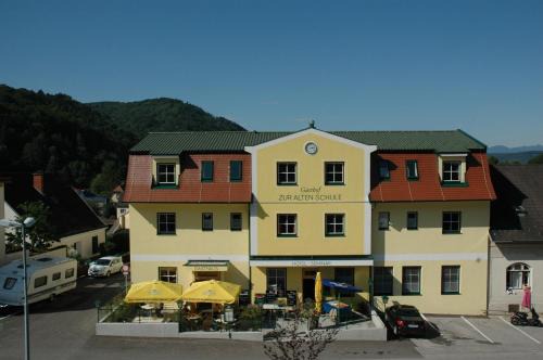 Pitten Hotel | Hotel Zur Alten Schule