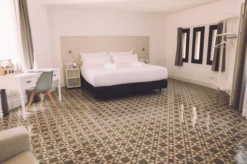 Passeig i Rodalia Hotel | Hotelet Casa Padró