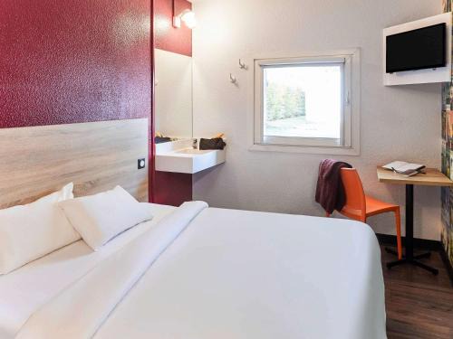 Mons-en-Baroeul Hotel | hotelF1 Lille Metropole