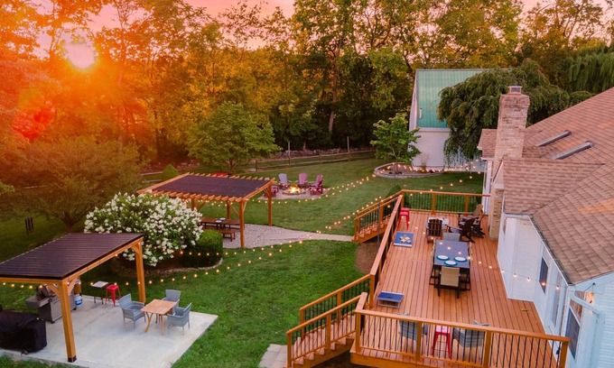 Summit Point Casa | House & Cottage in Summit Point - Wild & Wonderful