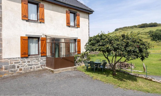 Perpezat Casa | House for 5 people in a valley in the Parc des Volcans d'Auvergne