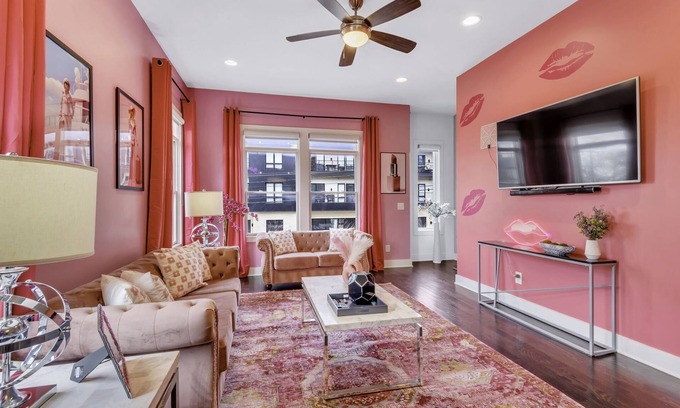 Hadley - Washington Casa | House of Barbie/Rooftop Deck