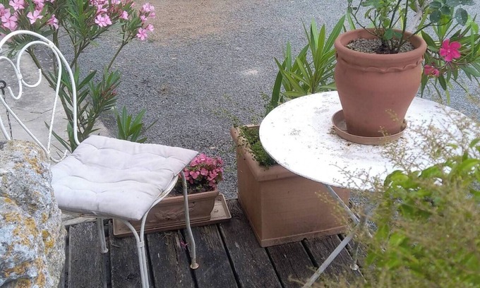 Puyguilhem Casa | House or room close to plum village Upper Hamletnn