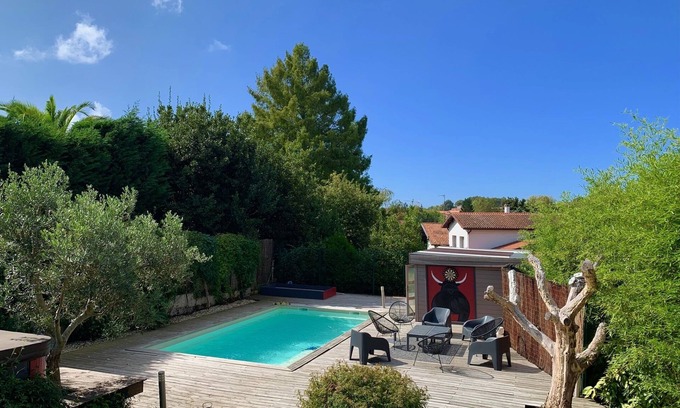 Anglet Villa | House swimming pool jacuzzi sauna and air conditioning 10 people 10mn from beaches