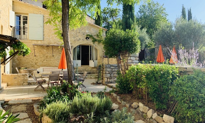 Saignon Casa | Casa con encanto provenzal para los amantes de la autenticidad.