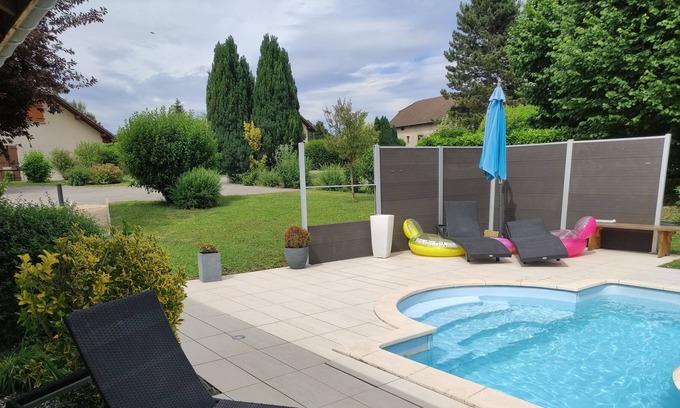 Alby-sur-Cheran Casa | House with swimming pool ... capacity 7 people