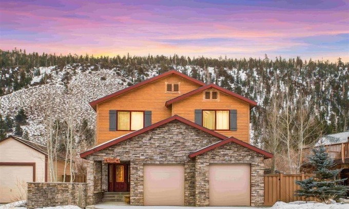 June Lake Casa | Hudson Hideaway, your home away from home