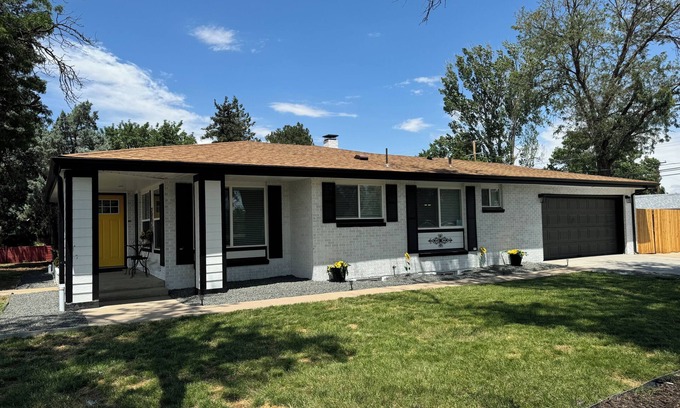 Greeley Casa | Huge Ranch Home with 2 game rooms! Enjoy shuffle board, Ping Pong & Hot Tub