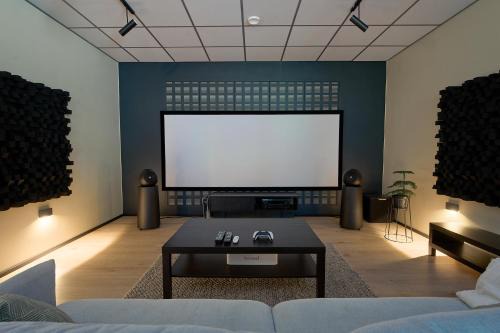 Lahti Apartamento | Huoneisto elokuvateatterilla Studio apartment with the movie theater