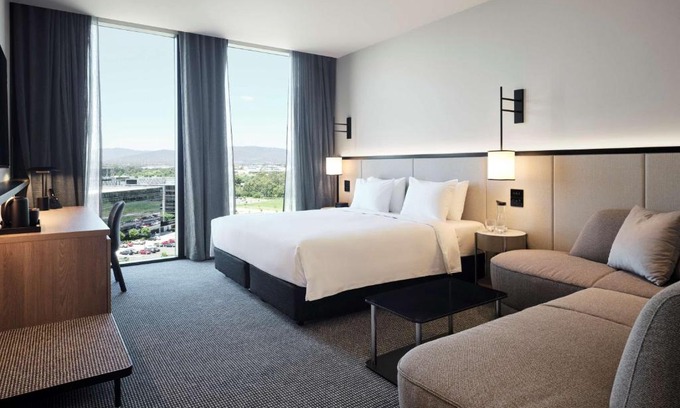 Scoresby Hotel | Hyatt Place Melbourne Caribbean Park