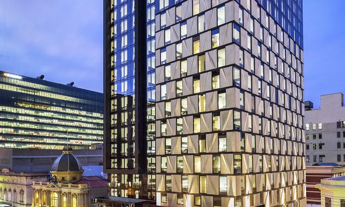 Adelaide Central Business District Hotel | ibis Adelaide