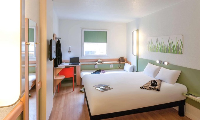 Manises Hotel | ibis budget Valencia Aeropuerto