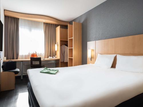 Dassier Hotel | ibis Genève Centre Gare