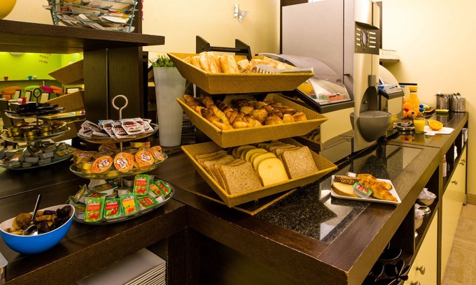 Nantes Centre Hotel | ibis Styles Nantes Centre Place Royale