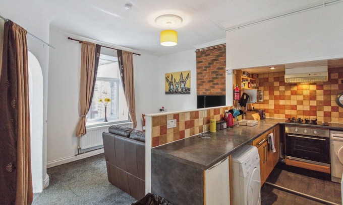 Cleckheaton Casa | Ideal for a longer stay or contractor, sleeps 1-4