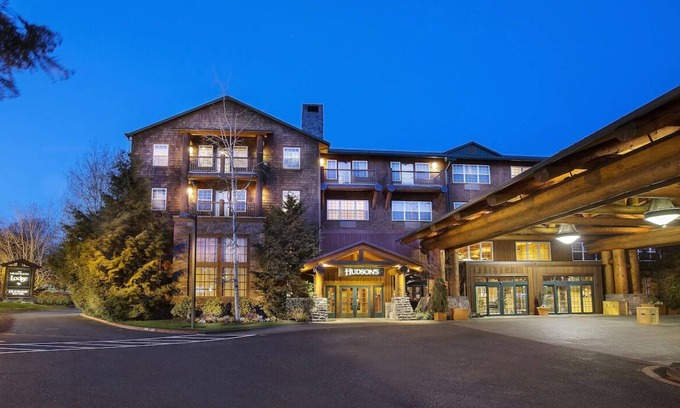Vancouver Hotel | Ideal for Groups: 4 Spacious Rooms in a Hand-Crafted Northwest Mountain Lodge