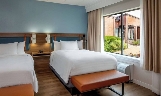 Foxboro Hotel | Ideal Mix of Comfort and Value! Near Wrentham Village Premium Outlets
