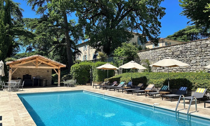 Laplume Casa | Idyllic French château surrounded by rolling hills- Chateau de Lassalle