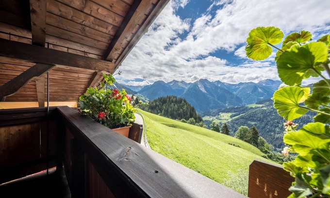 Moso in Passiria Apartamento | Idílico apartamento vacacional Wasserfall Jogglanderhof con balcón