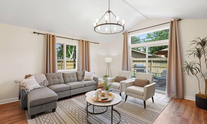 Fox Valley Casa | Imagine… 5 Brs/ Game Room