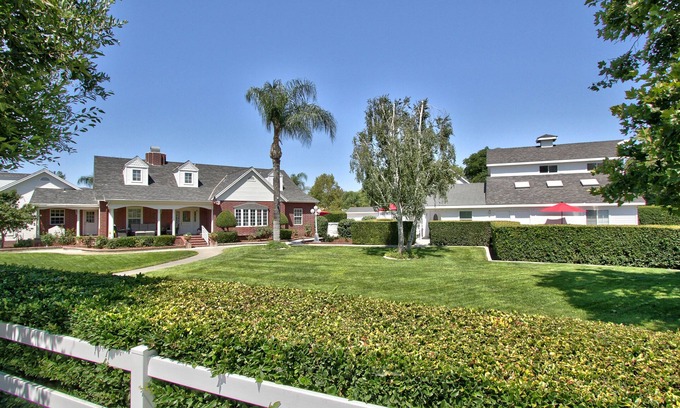 Murrieta Casa | Impressive 2nd Floor guest house suite near Wine Country