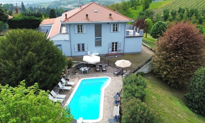 Govone Villa | Impressive: Villa Magna with pool and park - Langhe wine region