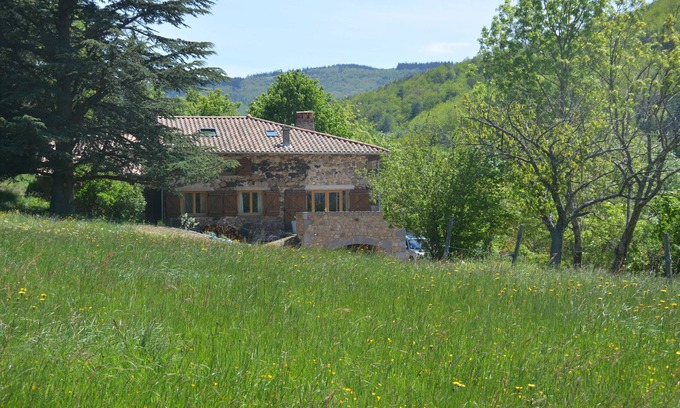 Saint-Barthelemy-Grozon Casa | En la naturaleza, granja grande, cómoda, renovado en el año 2016
