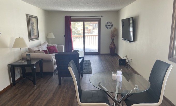 Plymouth Casa | In the heart of Maple Grove!