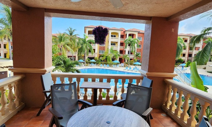 Antoneys Cay Complejo | PRIVATE TRANSPORT FROM AIRPORT INCLUDED CUSTOM FURNITURE KING BEDROOMS