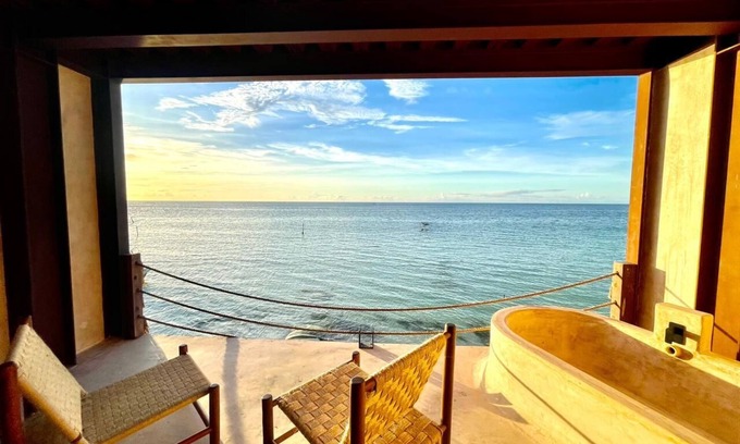 Bouvet Island Apartamento | Incredible Suite Room with POOL VIEW & TUB / 1 King Size