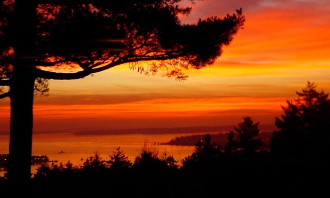 Southwest Harbor Casa | Vistas increíbles con vistas al puerto de Southwest y más allá.