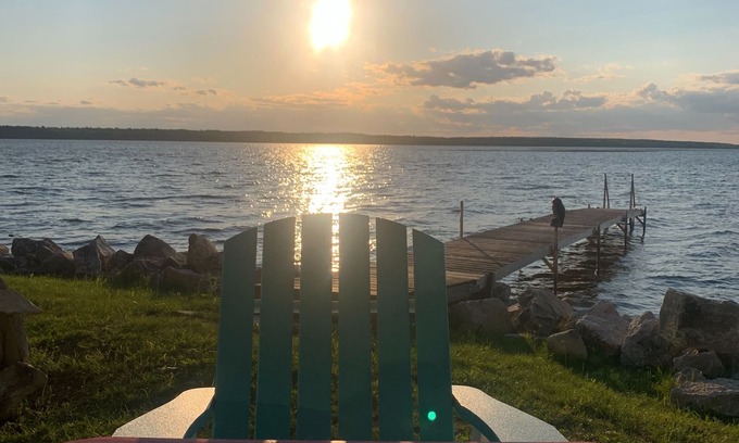 Manistique Cabina | Indian Lake Cabin # 1 en Mountain Ash Association: ¡Acogedora cabaña directamente en Indian Lake!