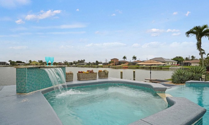 Fort Myers Apartamento | Zero Edge Pool * Spa * Bicicletas * Kayaks * Playa y equipo de pesca * Wifi gratis * Balcón *
