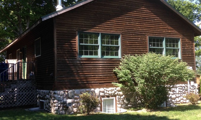 Indian River Cabaña | Vía navegable interna / lago Mullett / río indio / área de Cheboygan, Michigan