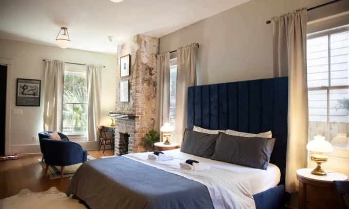 Thomas Square Apartamento | Intimate Library Studio - Minutes from Forsyth Park