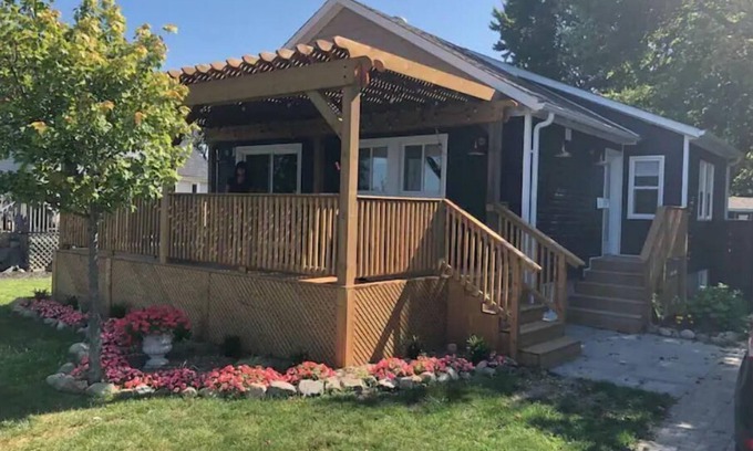 Amherstburg Casa | Island View Escape in Historic Amherstburg !!