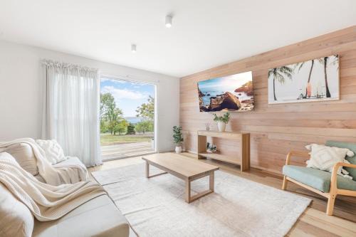 Adventure Bay Casa | Island Views 2 Br cottage Adventure Bay