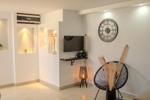 Lindos Apartamento | Ismini Basement Retreat