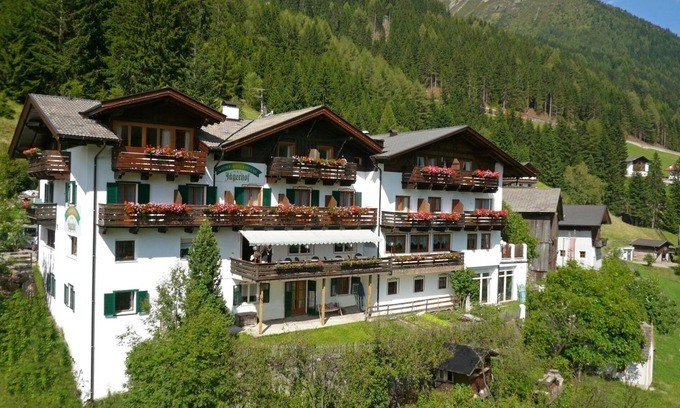 San Leonardo in Passiria Hotel | Jägerhof Geniesser & Wanderhotel
