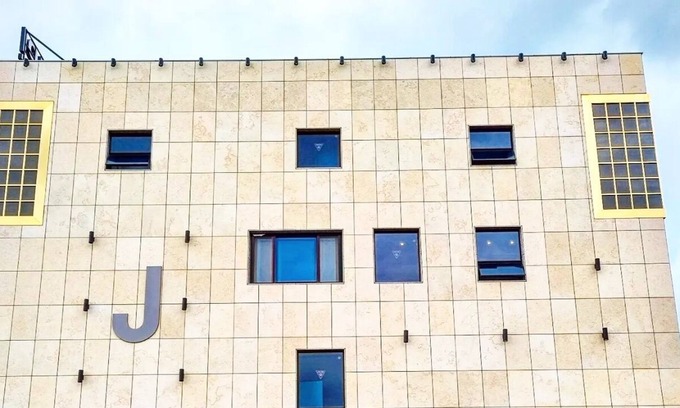 Samnangjin Condominio | J Hotel