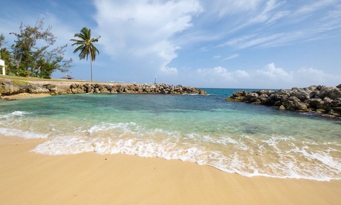 Epworth Condominio | Jamaica Time - Driftwood - SeaPalms - 3BR/3BA Condo Ocho Rios - Beach Front/Pool