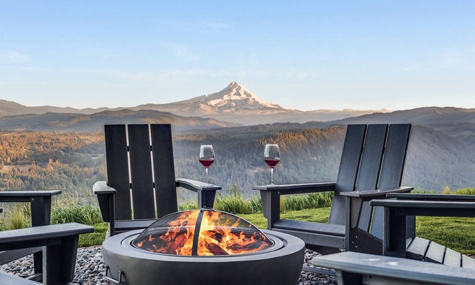 Underwood Casa | Jaw Drop Views! Mt Hood and Gorge! @pinpointstays