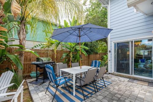 Jacksonville Beach Casa | Jax Vacations 1/2 Mile to Beach, 2 bedroom townhome pet friendly