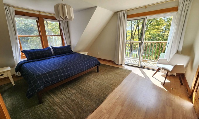 Montgomery Center Chalet De Esquí | Jay Peak Chalet: Family & Dog-Friendly, Hot Tub, Ski