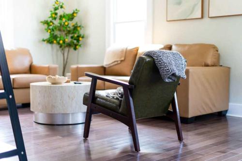 Western Gardens Casa | Jefferson & Grounds 3BR Steps from HWS and Hot Tub